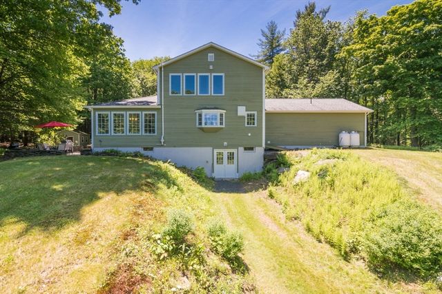 26 Briar Hill Rd, Williamsburg, MA 01096