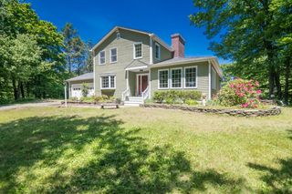 26 Briar Hill Rd, Williamsburg, MA 01096