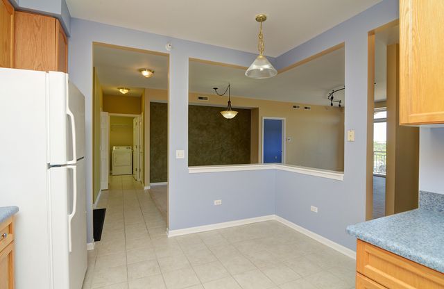 6801 N MILWAUKEE Avenue 707, Niles, IL 60714