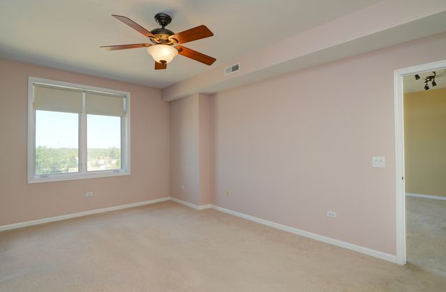 6801 N MILWAUKEE Avenue 707, Niles, IL 60714