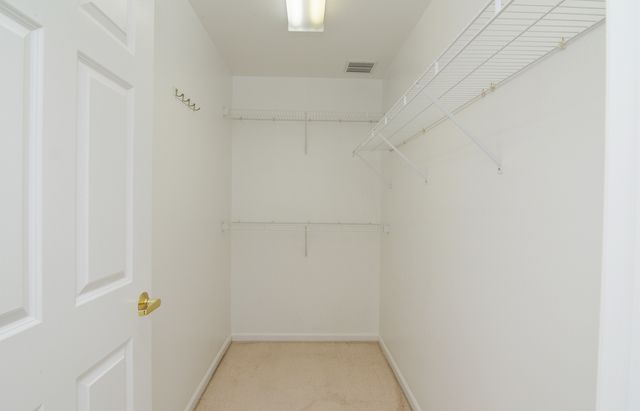 6801 N MILWAUKEE Avenue 707, Niles, IL 60714