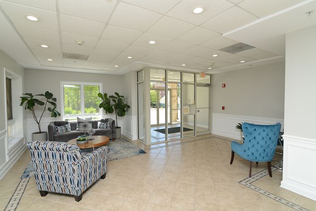 6801 N MILWAUKEE Avenue 707, Niles, IL 60714