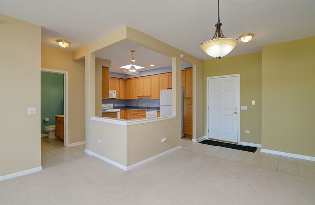 6801 N MILWAUKEE Avenue 707, Niles, IL 60714