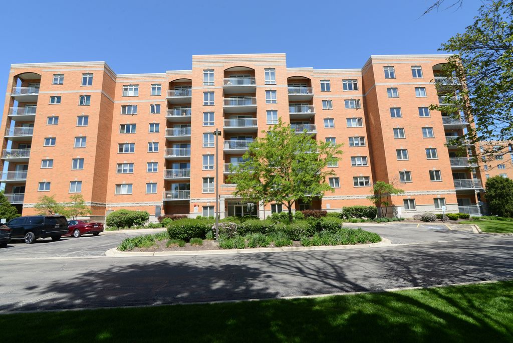 6801 N MILWAUKEE Avenue 707, Niles, IL 60714