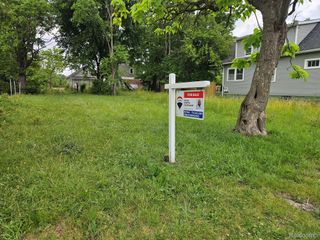 13894 Mackay Street, Hamtramck, MI 48212