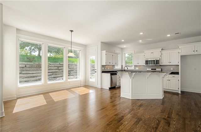 7205 NE 84th Court, Kansas City, MO 64157