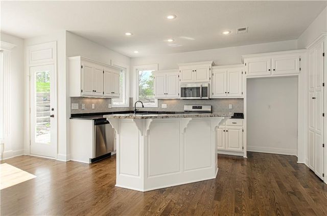 7205 NE 84th Court, Kansas City, MO 64157