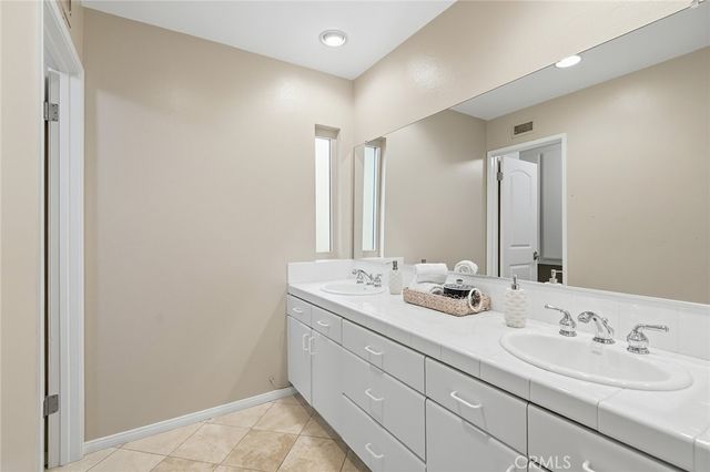 602 Calle Mirador, Oak Park, CA 91377