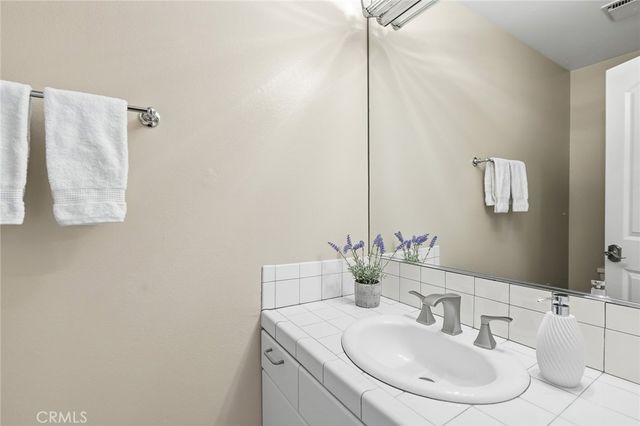 602 Calle Mirador, Oak Park, CA 91377