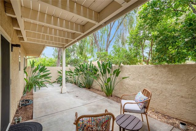 602 Calle Mirador, Oak Park, CA 91377