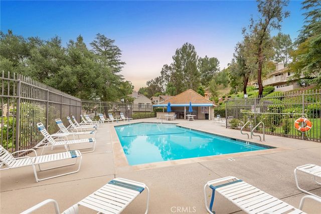602 Calle Mirador, Oak Park, CA 91377