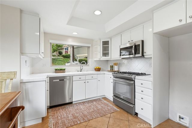 602 Calle Mirador, Oak Park, CA 91377