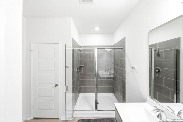 118 mission lake, Boerne, TX 78006