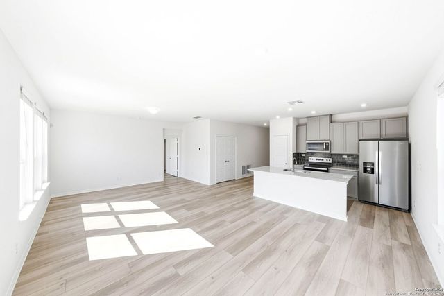 118 mission lake, Boerne, TX 78006