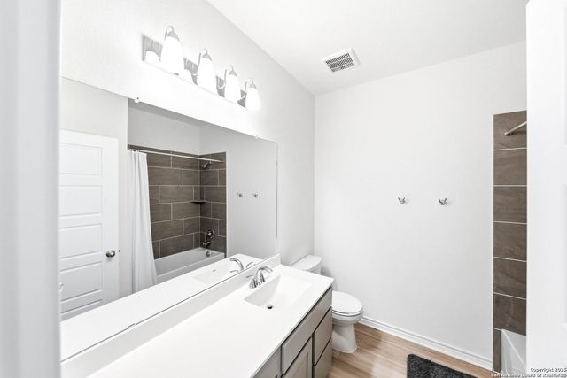 118 mission lake, Boerne, TX 78006