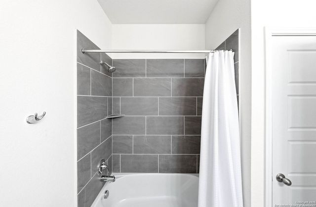 118 mission lake, Boerne, TX 78006