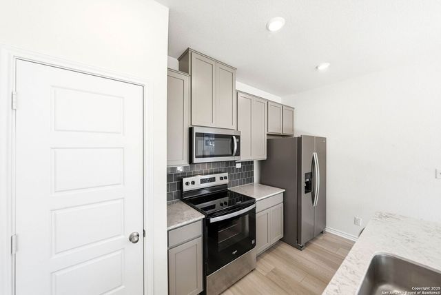 118 mission lake, Boerne, TX 78006