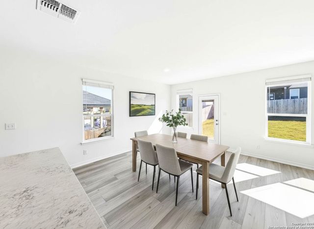 118 mission lake, Boerne, TX 78006