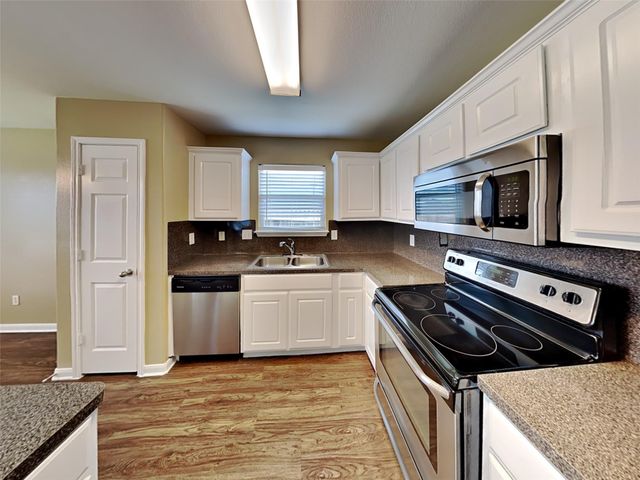 3926 Cloudbluff Lane, Richmond, TX 77469