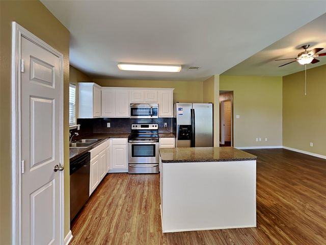 3926 Cloudbluff Lane, Richmond, TX 77469