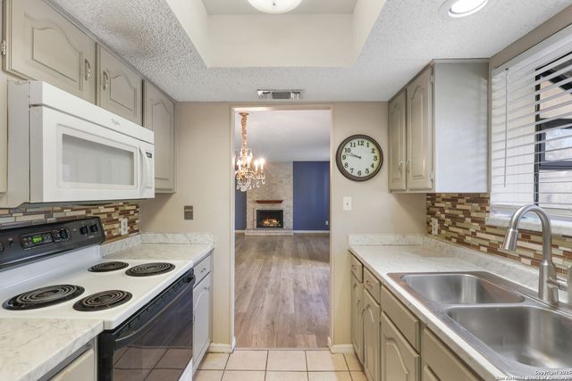 11843 Braesview Apt 1110, San Antonio, TX 78213