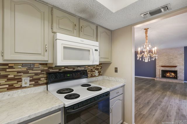 11843 Braesview Apt 1110, San Antonio, TX 78213