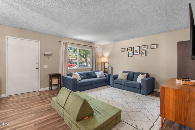 1124 W Calle Del Sol 1, Azusa, CA 91702