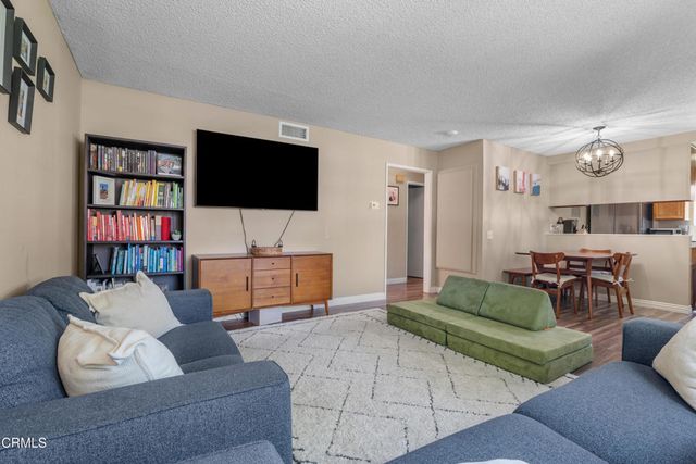 1124 W Calle Del Sol 1, Azusa, CA 91702