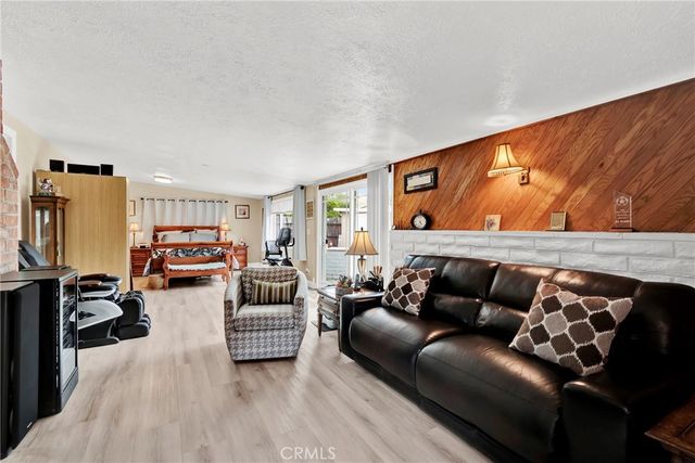 2501 Deodar st, Santa Ana, CA 92705
