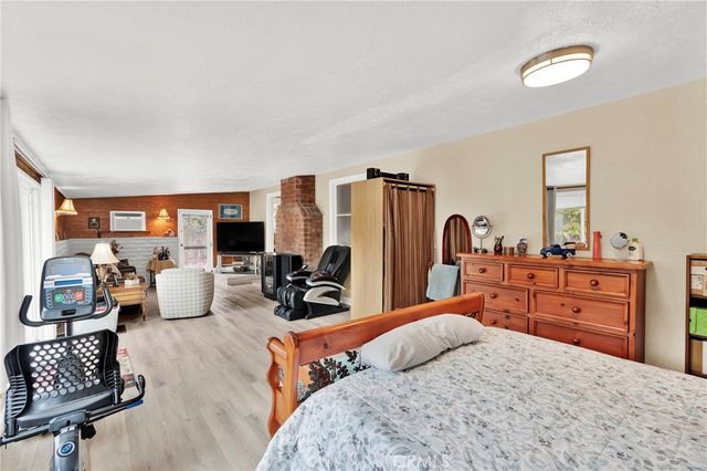 2501 Deodar st, Santa Ana, CA 92705