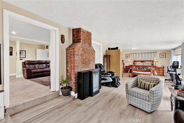 2501 Deodar st, Santa Ana, CA 92705