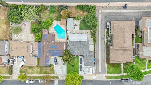 2501 Deodar st, Santa Ana, CA 92705