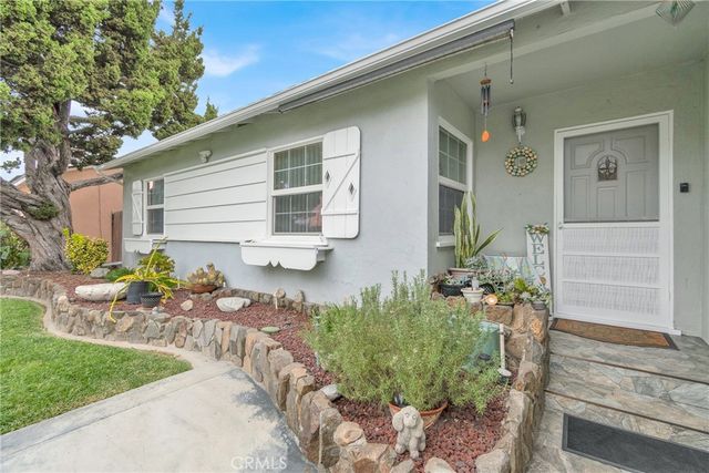 2501 Deodar st, Santa Ana, CA 92705