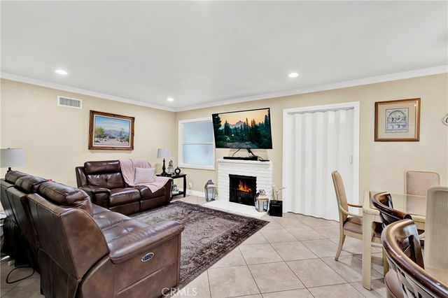 2501 Deodar st, Santa Ana, CA 92705