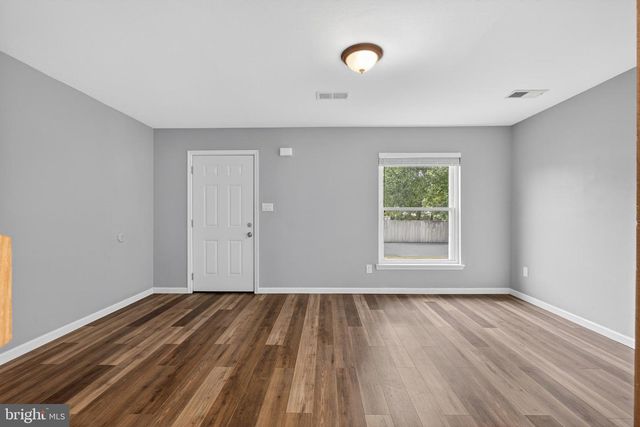 46 VILLAGE DR, Dover, DE 19904