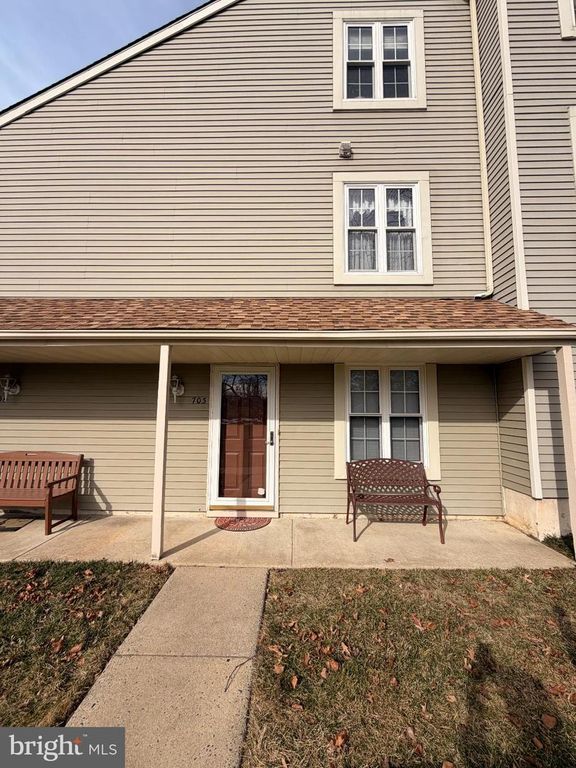 703 ABERDEEN LN, Blackwood, NJ 08012