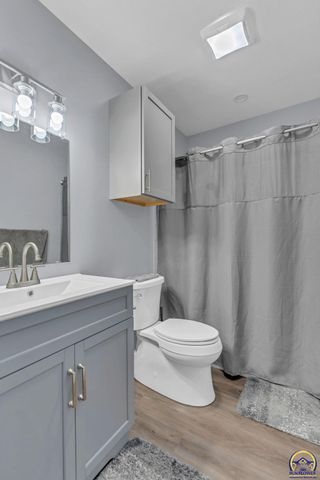 2600 SW Belle AVE, Topeka, KS 66614