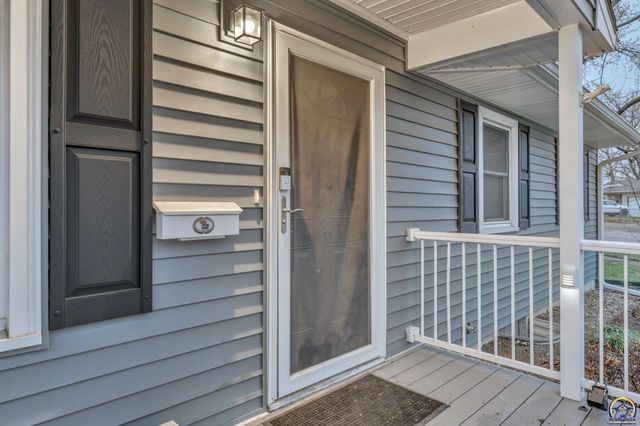 2600 SW Belle AVE, Topeka, KS 66614