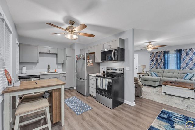 2600 SW Belle AVE, Topeka, KS 66614