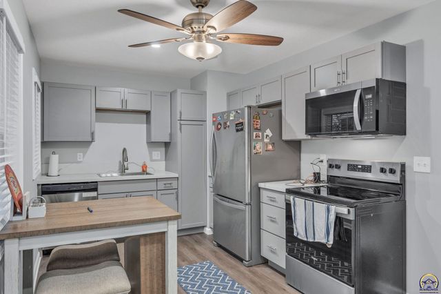 2600 SW Belle AVE, Topeka, KS 66614