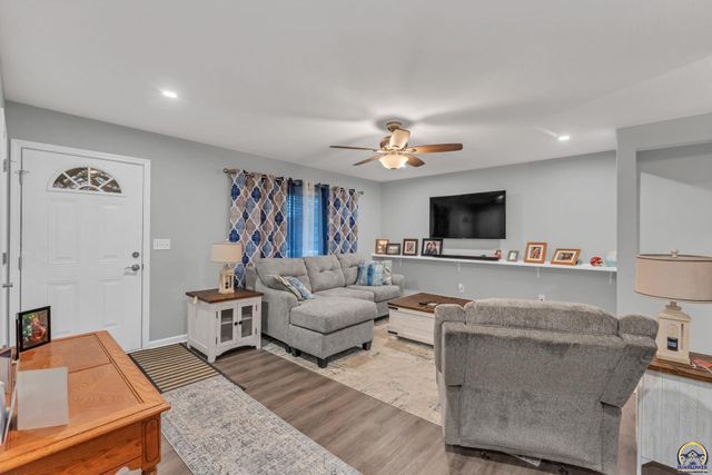 2600 SW Belle AVE, Topeka, KS 66614