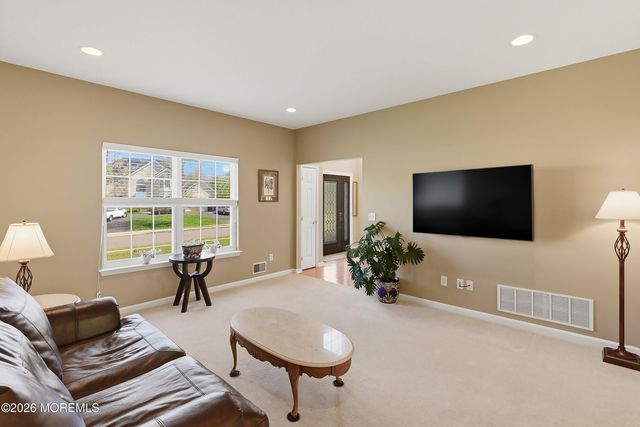 6 Etty Court, Manchester, NJ 08759