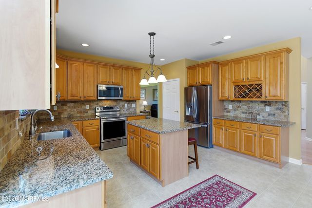 6 Etty Court, Manchester, NJ 08759