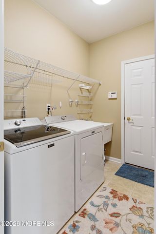 6 Etty Court, Manchester, NJ 08759