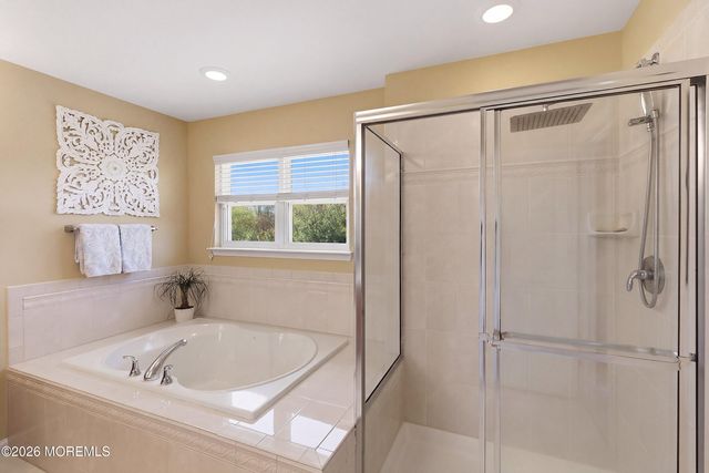 6 Etty Court, Manchester, NJ 08759