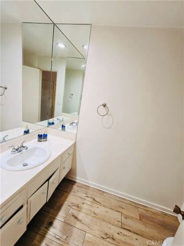 5763 Valerie, Woodland Hills, CA 91367