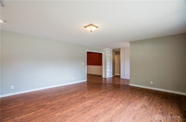 187 Cheltenham Drive, Washington Twp, OH 45459