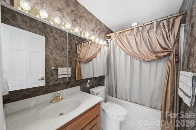 3677 Rock Bridge Drive NE, Conover, NC 28613