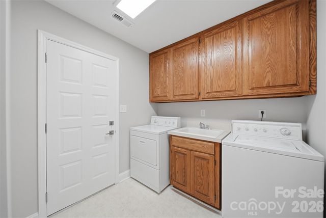 3677 Rock Bridge Drive NE, Conover, NC 28613