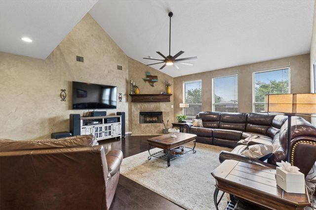 4023 Wagon Wheel Drive, Sanger, TX 76266